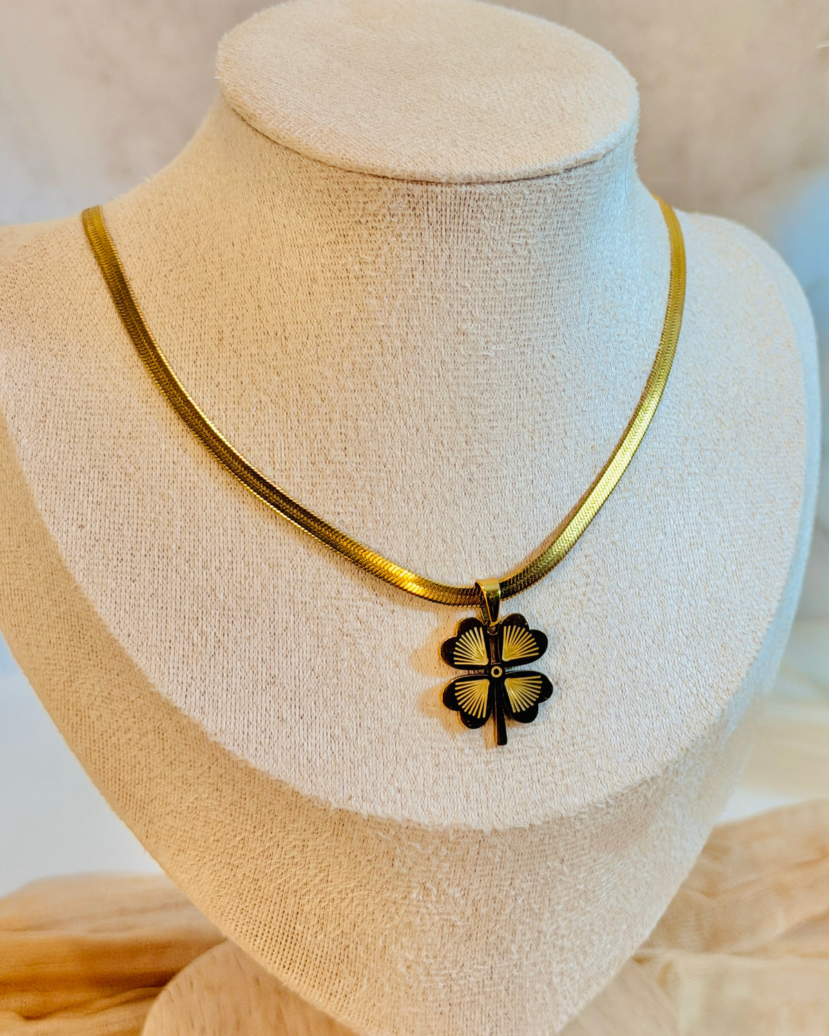 Serendipity| 18k Gold Plated| Anti Tarnish Clover Necklace