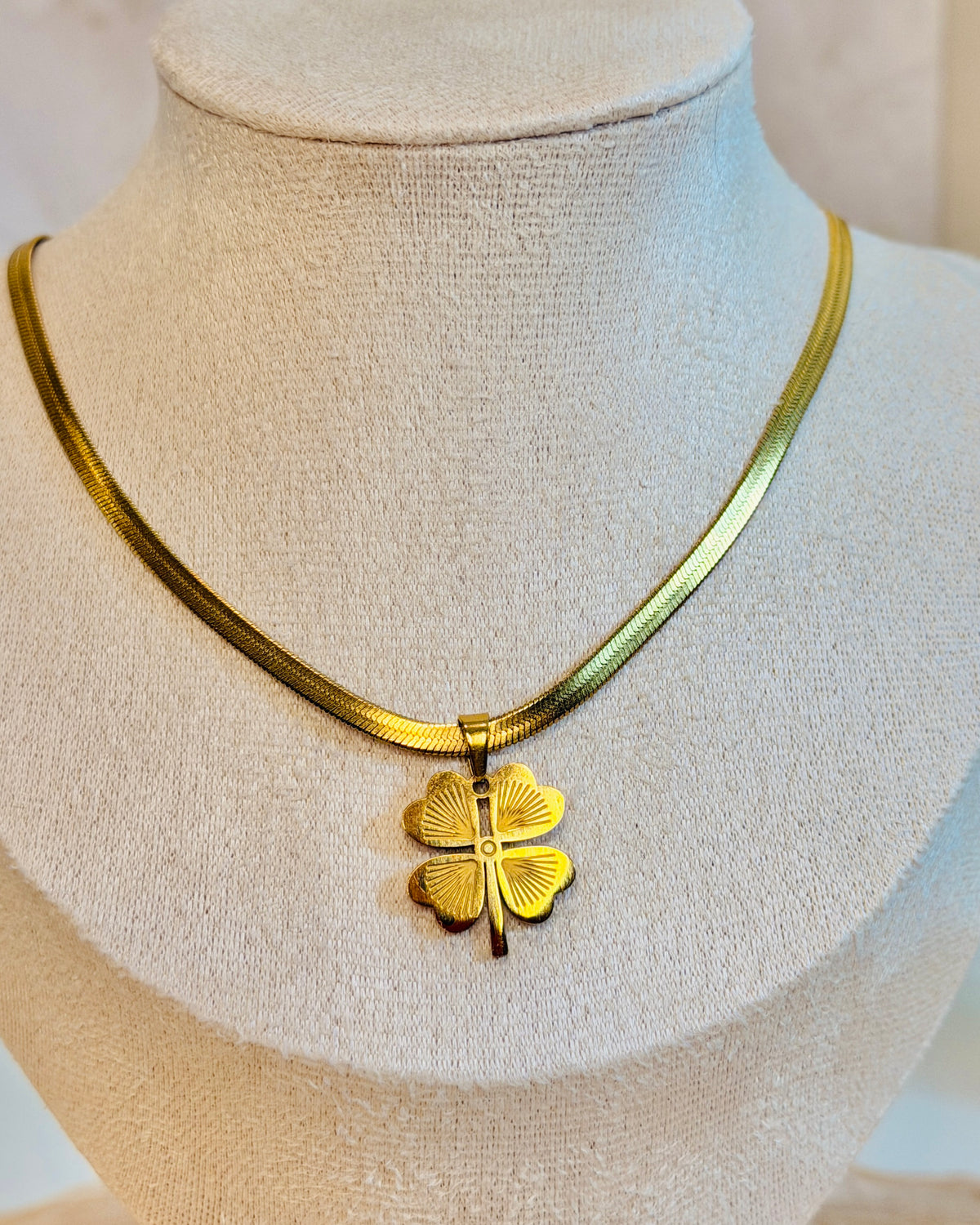 Serendipity| 18k Gold Plated| Anti Tarnish Clover Necklace