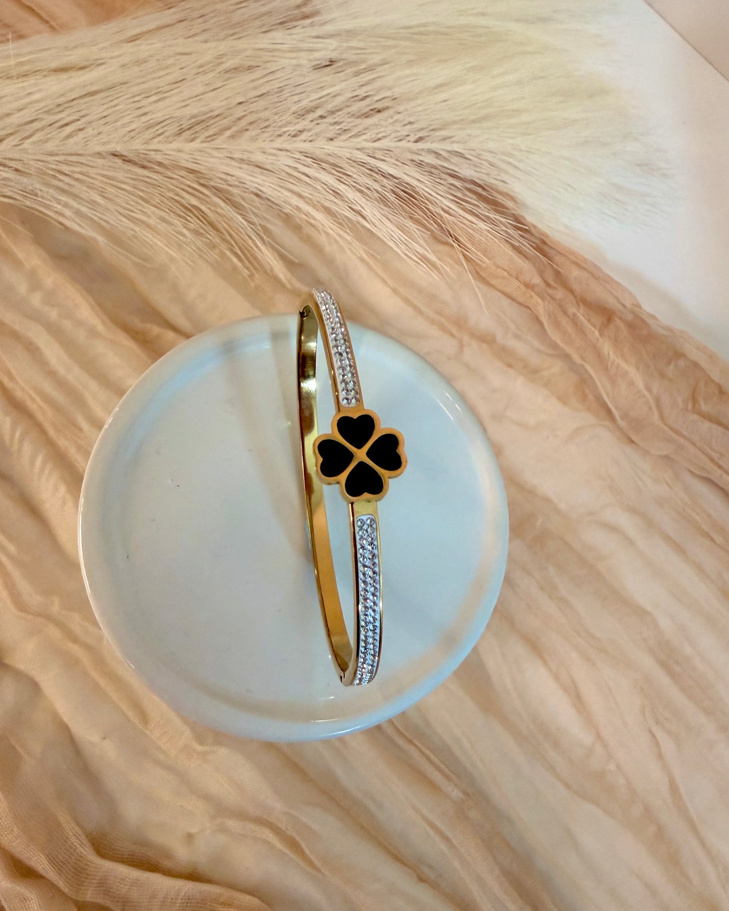 Favor- Clover Bracelet
